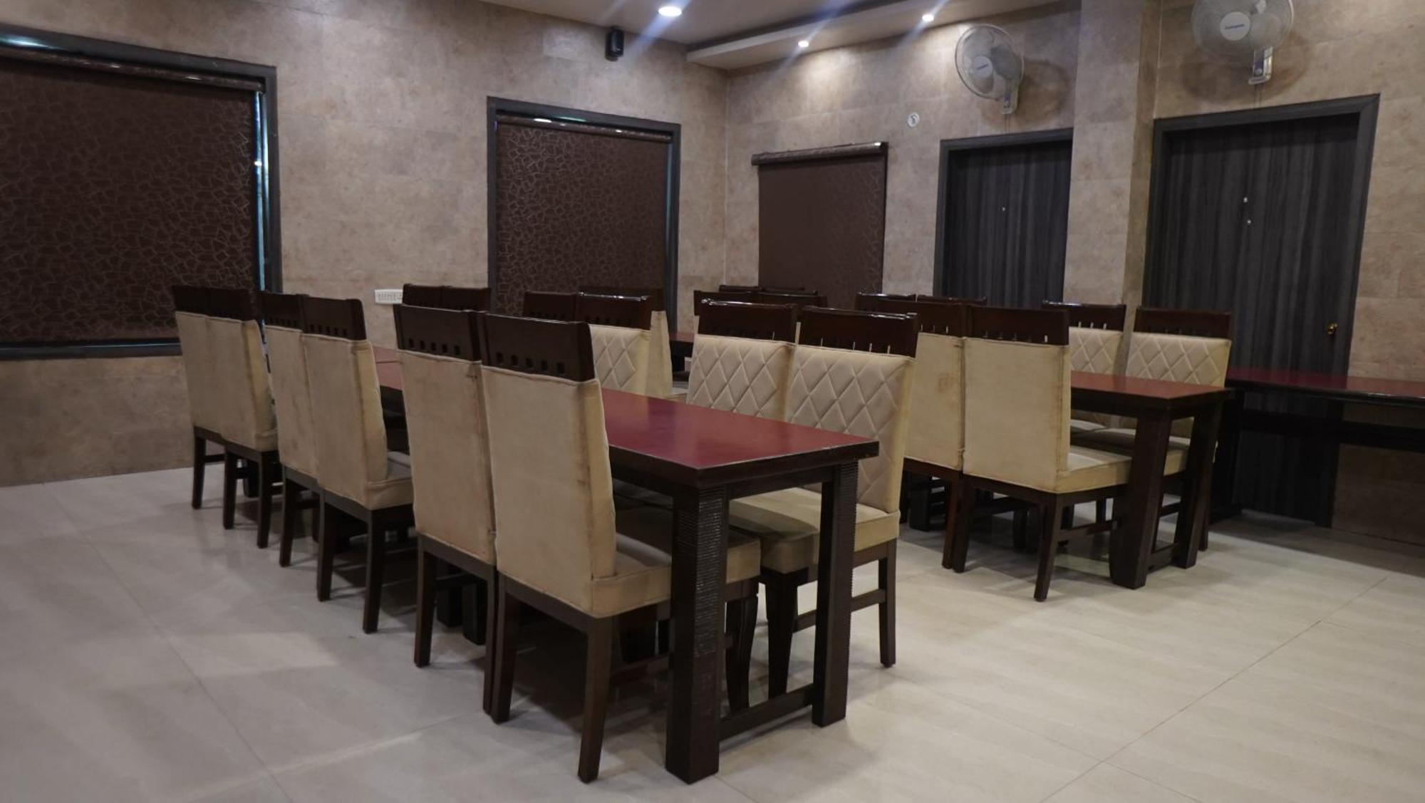 Hotel Park Regency جوراكبور المظهر الخارجي الصورة